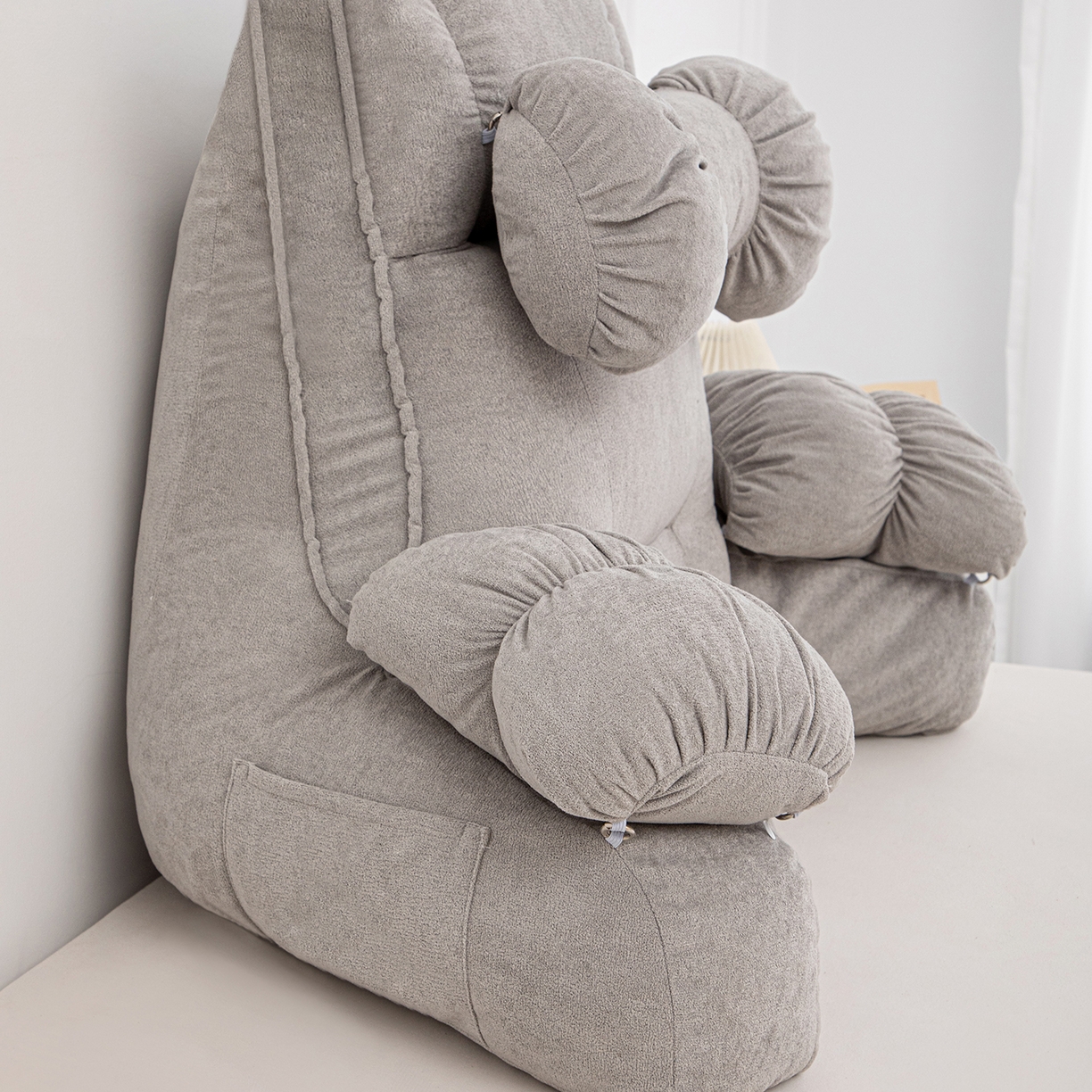 91家纺网 家纺一手货源 找家纺 沐沐家纺 2026新款小羊绒蝴蝶结护腰靠背 灰色