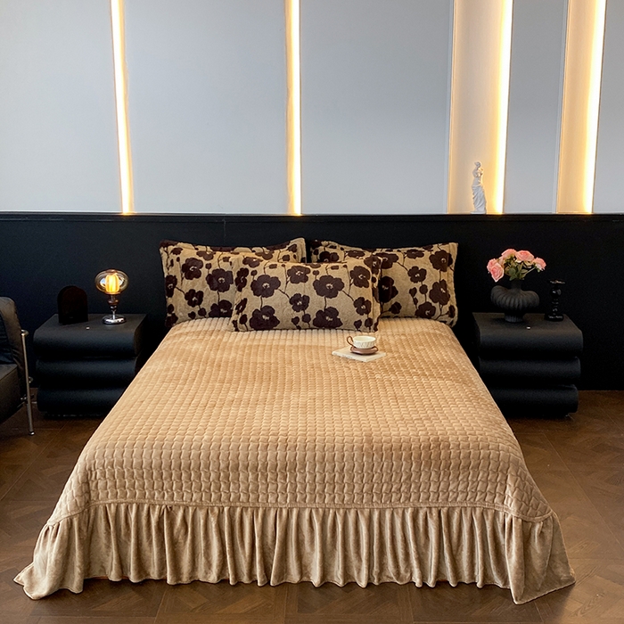 91家纺网 家纺一手货源 找家纺 美伦美焕 2025新款直播热款高克重兔毛绒床盖款四件套 花眠咖