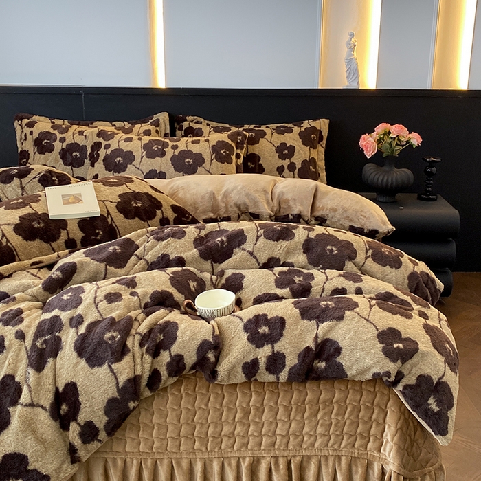 91家纺网 家纺一手货源 找家纺 美伦美焕 2025新款直播热款高克重兔毛绒床盖款四件套 花眠咖