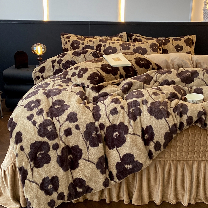 91家纺网 家纺一手货源 找家纺 美伦美焕 2025新款直播热款高克重兔毛绒床盖款四件套 花眠咖