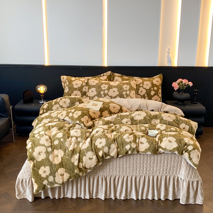 91家纺网 家纺一手货源 找家纺 美伦美焕 2025新款直播热款高克重兔毛绒床盖款四件套 花眠绿