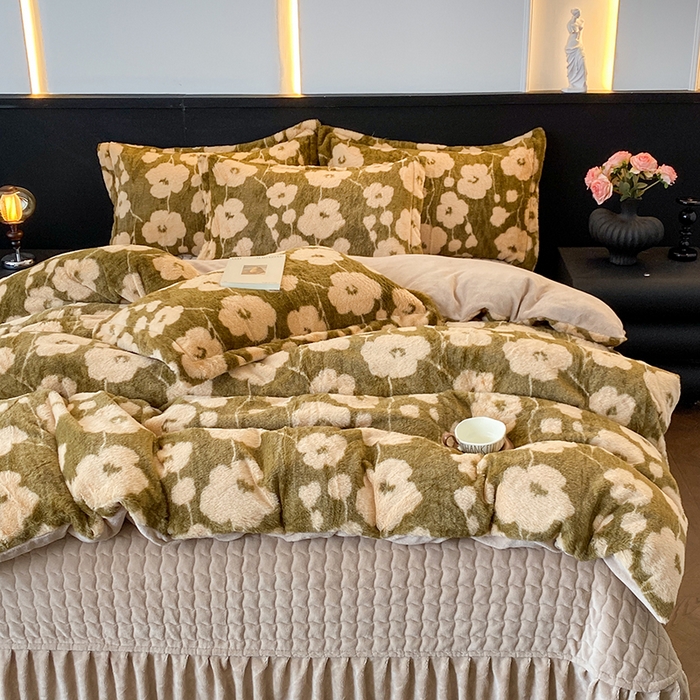 91家纺网 家纺一手货源 找家纺 美伦美焕 2025新款直播热款高克重兔毛绒床盖款四件套 花眠绿