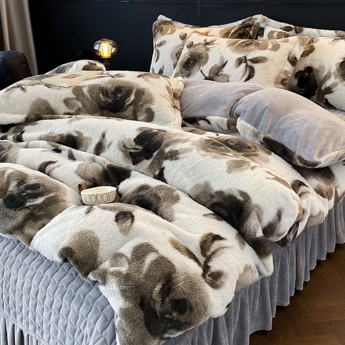 美伦美焕 2025新款直播热款高克重兔毛绒床盖款四件套 灰玖