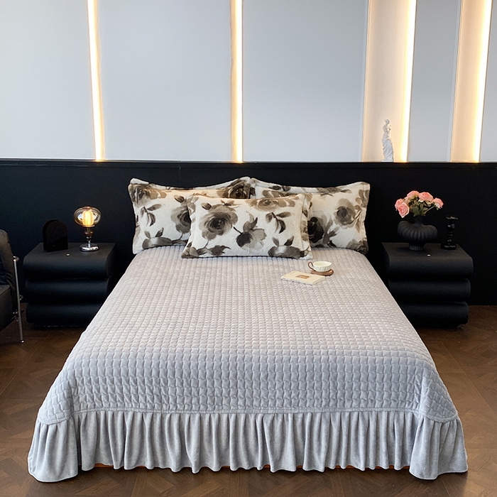 91家纺网 家纺一手货源 找家纺 美伦美焕 2025新款直播热款高克重兔毛绒床盖款四件套 灰玖