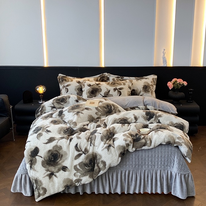 91家纺网 家纺一手货源 找家纺 美伦美焕 2025新款直播热款高克重兔毛绒床盖款四件套 灰玖