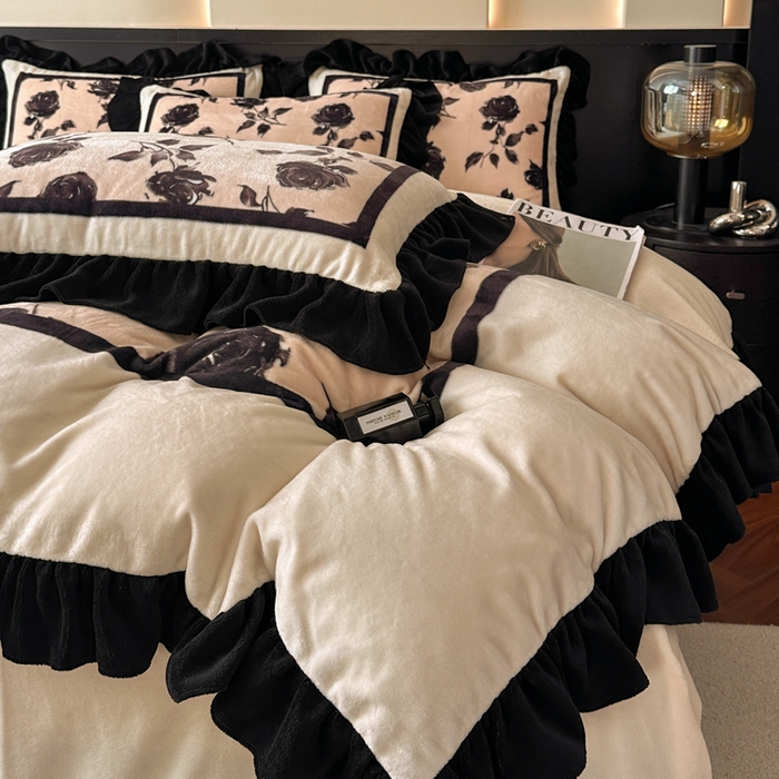 91家纺网 家纺一手货源 找家纺 首尔家纺 2025新款牛奶绒法式数码大版四件套 邂逅玫瑰