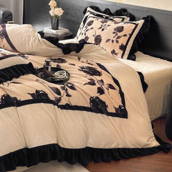 91家纺网 家纺一手货源 找家纺 首尔家纺 2025新款牛奶绒法式数码大版四件套 邂逅玫瑰