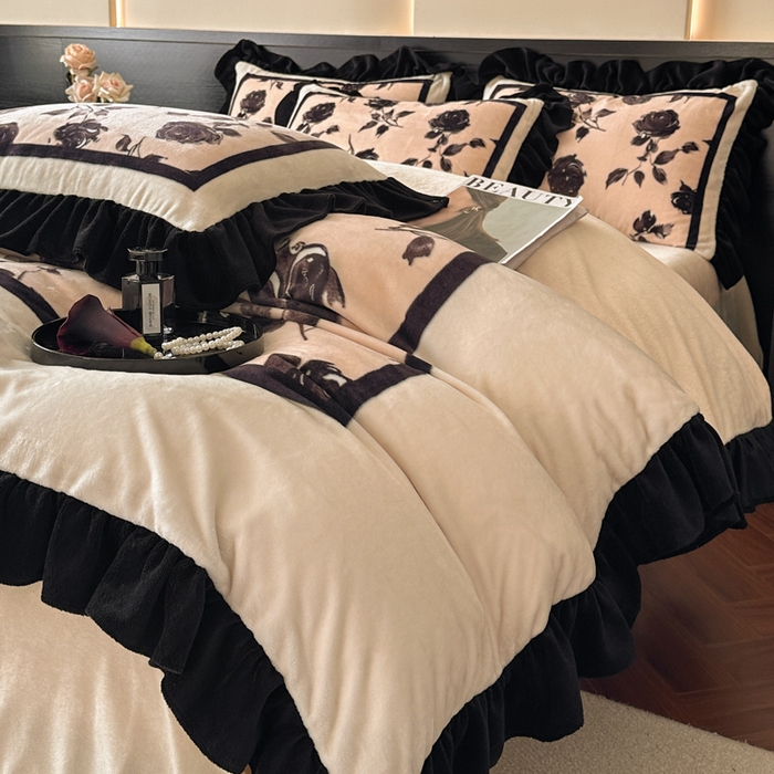 91家纺网 家纺一手货源 找家纺 首尔家纺 2025新款牛奶绒法式数码大版四件套 邂逅玫瑰