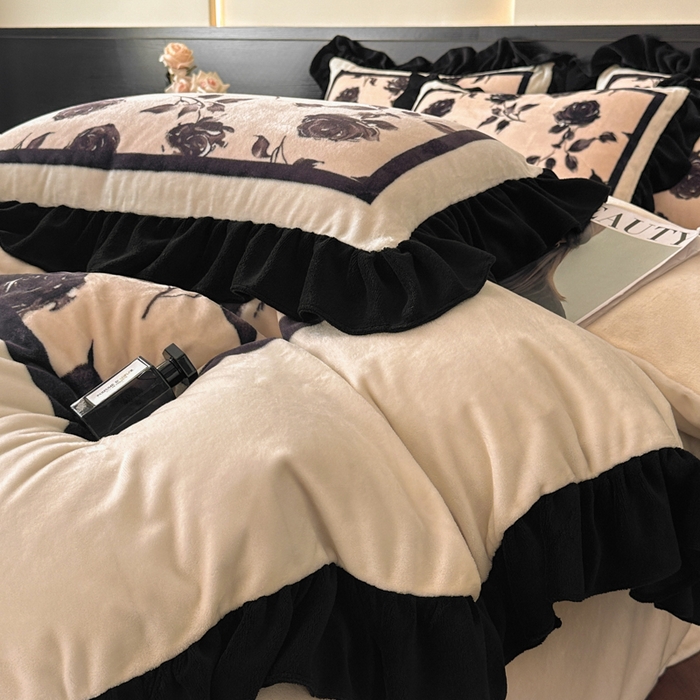 91家纺网 家纺一手货源 找家纺 首尔家纺 2025新款牛奶绒法式数码大版四件套 邂逅玫瑰