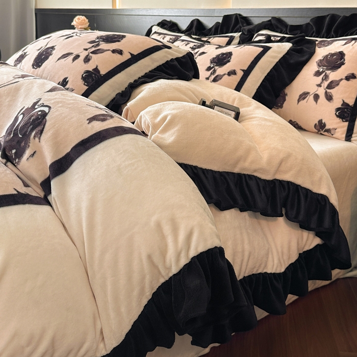 91家纺网 家纺一手货源 找家纺 首尔家纺 2025新款牛奶绒法式数码大版四件套 邂逅玫瑰