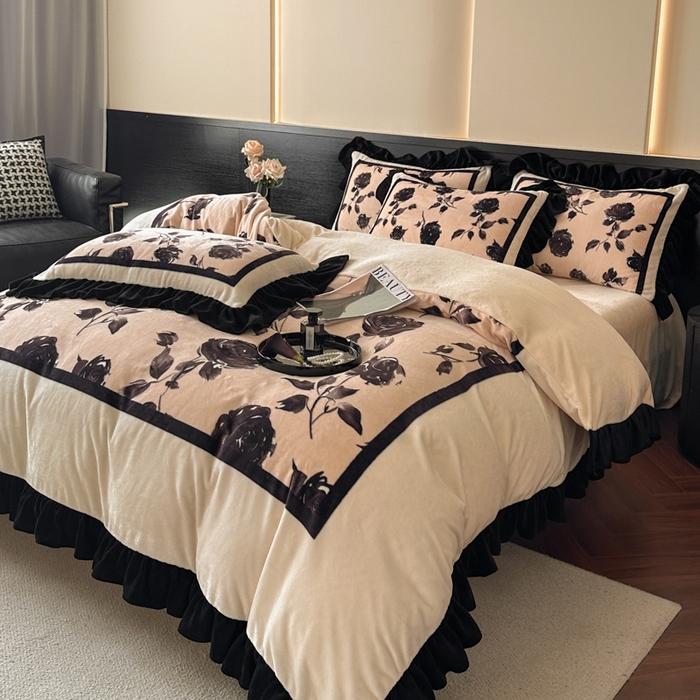 91家纺网 家纺一手货源 找家纺 首尔家纺 2025新款牛奶绒法式数码大版四件套 邂逅玫瑰