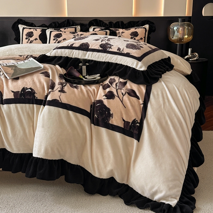 91家纺网 家纺一手货源 找家纺 首尔家纺 2025新款牛奶绒法式数码大版四件套 邂逅玫瑰