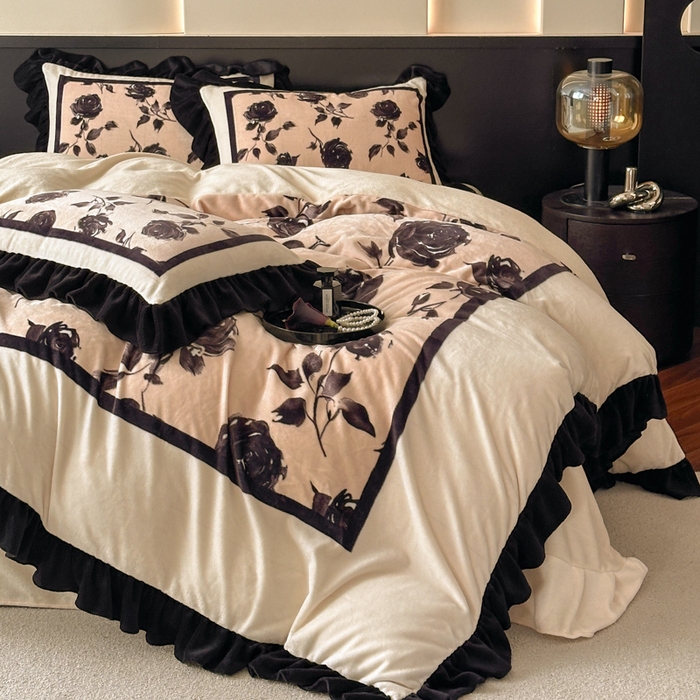 91家纺网 家纺一手货源 找家纺 首尔家纺 2025新款牛奶绒法式数码大版四件套 邂逅玫瑰