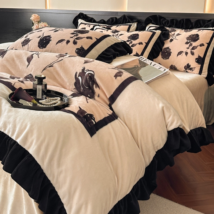 91家纺网 家纺一手货源 找家纺 首尔家纺 2025新款牛奶绒法式数码大版四件套 邂逅玫瑰