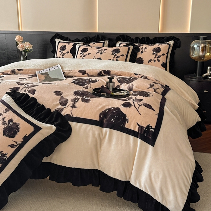 91家纺网 家纺一手货源 找家纺 首尔家纺 2025新款牛奶绒法式数码大版四件套 邂逅玫瑰