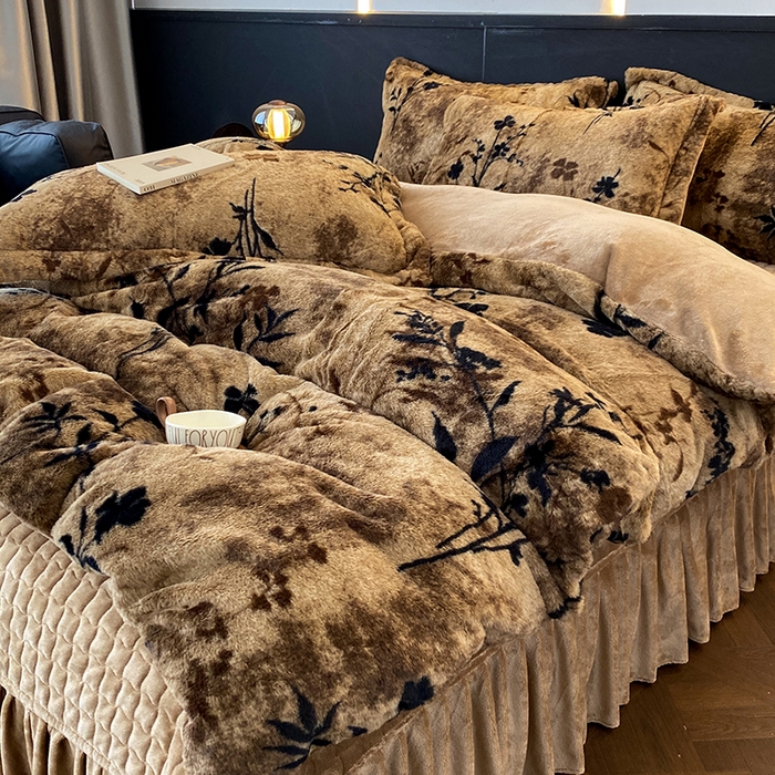美伦美焕 2025新款直播热款高克重兔毛绒床盖款四件套 墨枝-咖