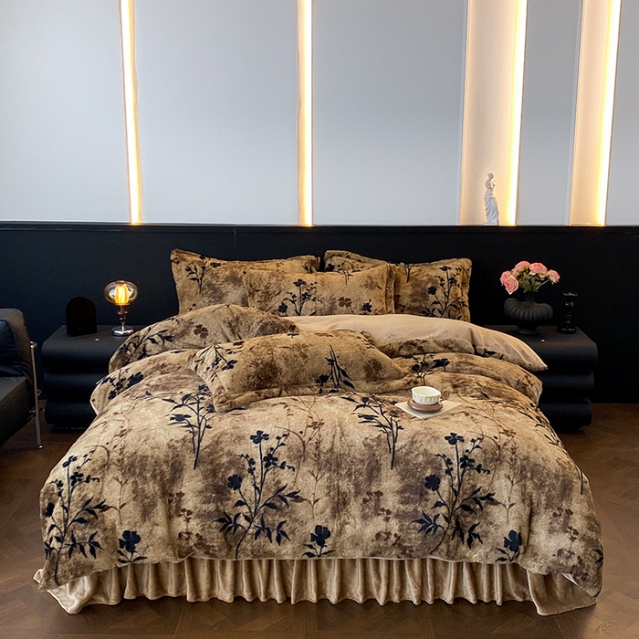 91家纺网 家纺一手货源 找家纺 美伦美焕 2025新款直播热款高克重兔毛绒床盖款四件套 墨枝-咖