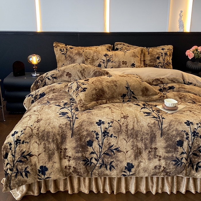 91家纺网 家纺一手货源 找家纺 美伦美焕 2025新款直播热款高克重兔毛绒床盖款四件套 墨枝-咖
