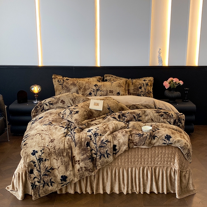91家纺网 家纺一手货源 找家纺 美伦美焕 2025新款直播热款高克重兔毛绒床盖款四件套 墨枝-咖