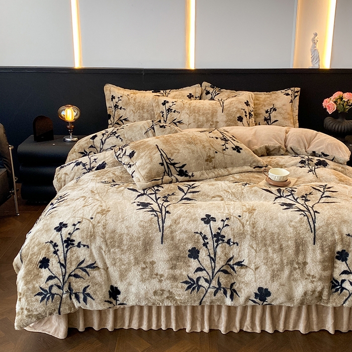 91家纺网 家纺一手货源 找家纺 美伦美焕 2025新款直播热款高克重兔毛绒床盖款四件套 墨枝-驼