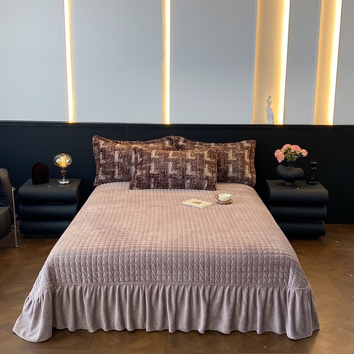 91家纺网 家纺一手货源 找家纺 美伦美焕 2025新款直播热款高克重兔毛绒床盖款四件套 绒纹