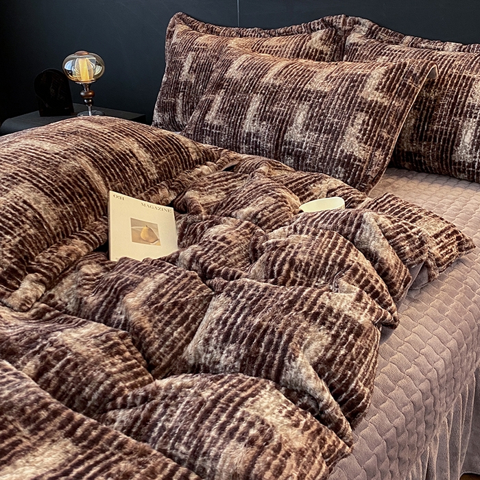 91家纺网 家纺一手货源 找家纺 美伦美焕 2025新款直播热款高克重兔毛绒床盖款四件套 绒纹