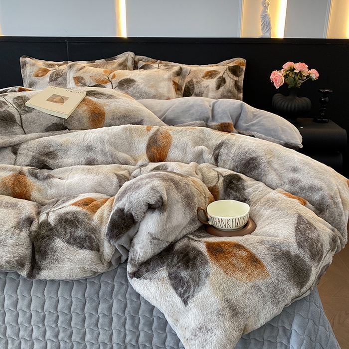 91家纺网 家纺一手货源 找家纺 美伦美焕 2025新款直播热款高克重兔毛绒床盖款四件套 叶影-灰