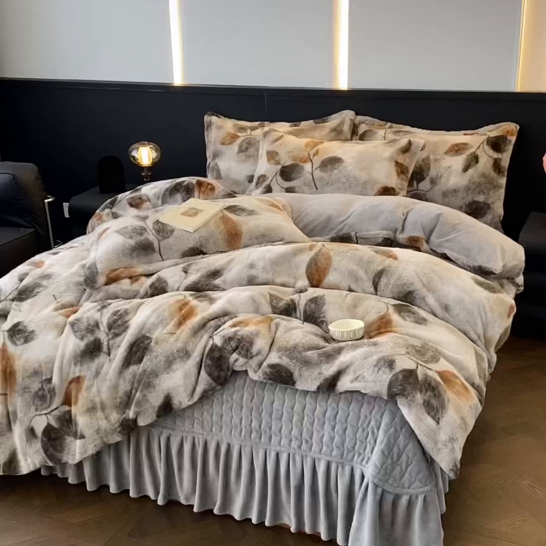 91家纺网 家纺一手货源 找家纺 美伦美焕 2025新款直播热款高克重兔毛绒床盖款四件套 叶影-灰