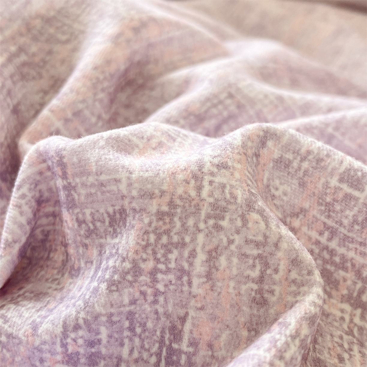 91家纺网 家纺一手货源 找家纺 本制 2025秋冬新款全棉混纺磨毛印花四件套 霞光（紫）-杨妃粉