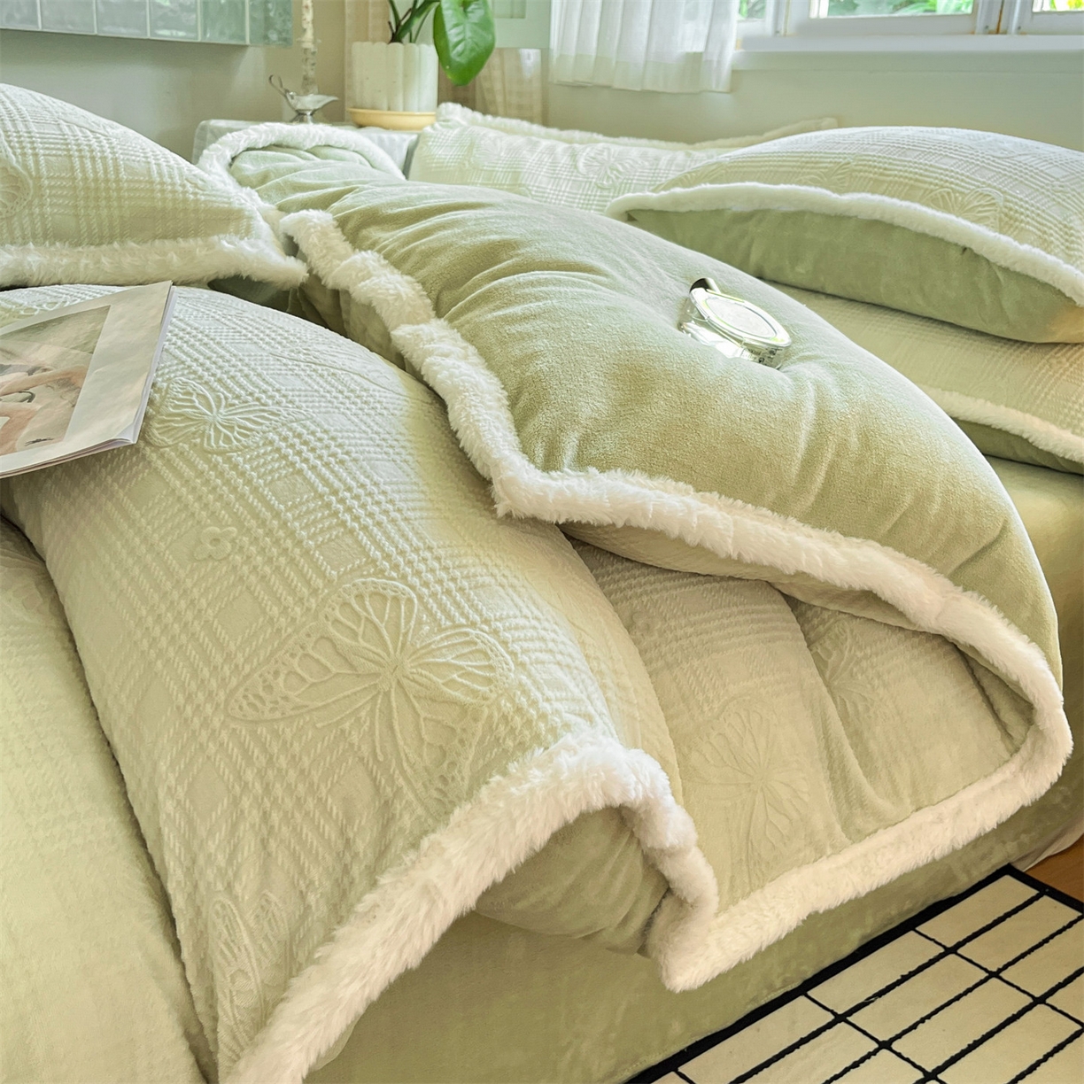 91家纺网 家纺一手货源 找家纺 小久久（小九九） 2025新款水洗真丝夏被四件套-满绣系列