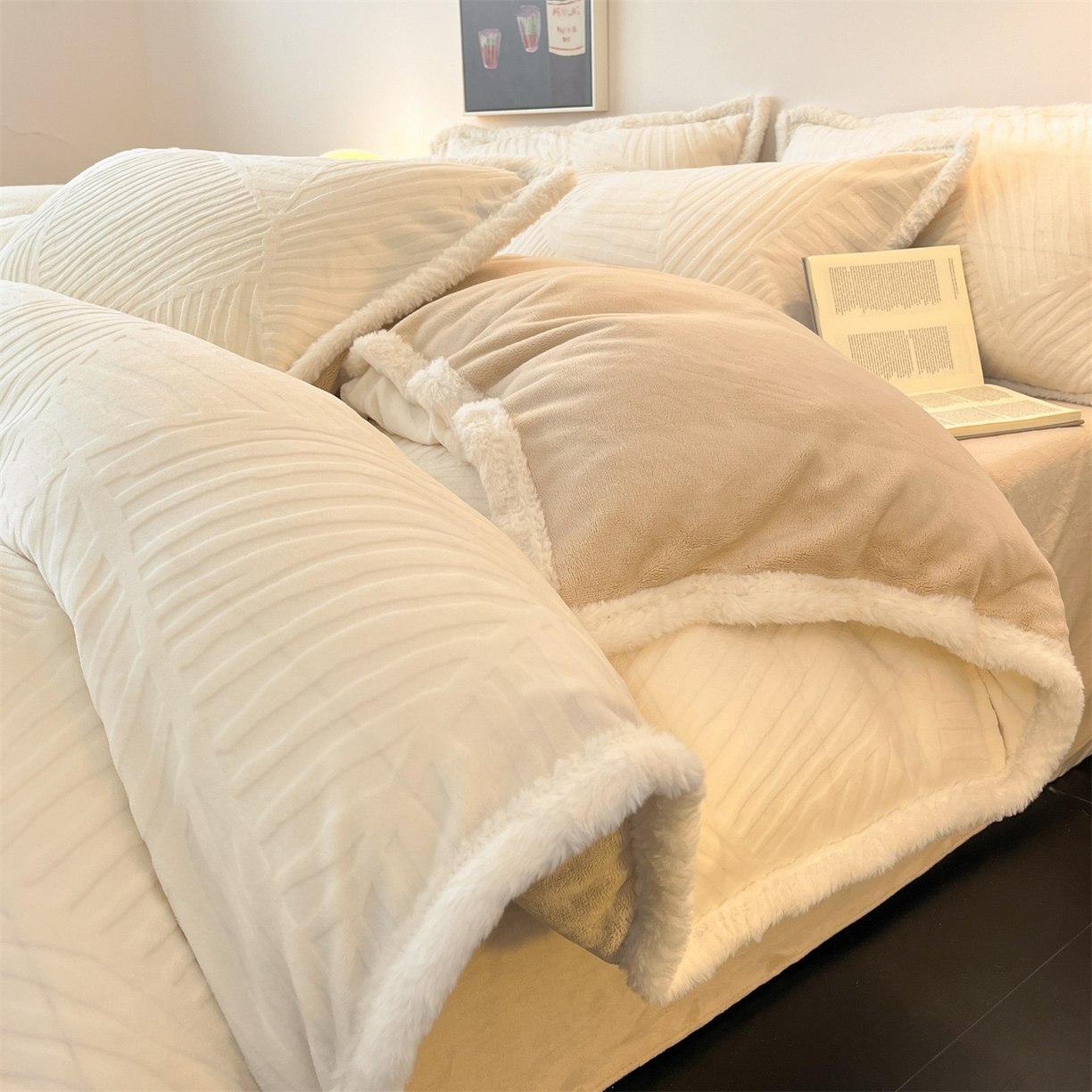 91家纺网 家纺一手货源 找家纺 （总）小久久（小九九） 2025新款A类高克重雕花牛奶绒四件套