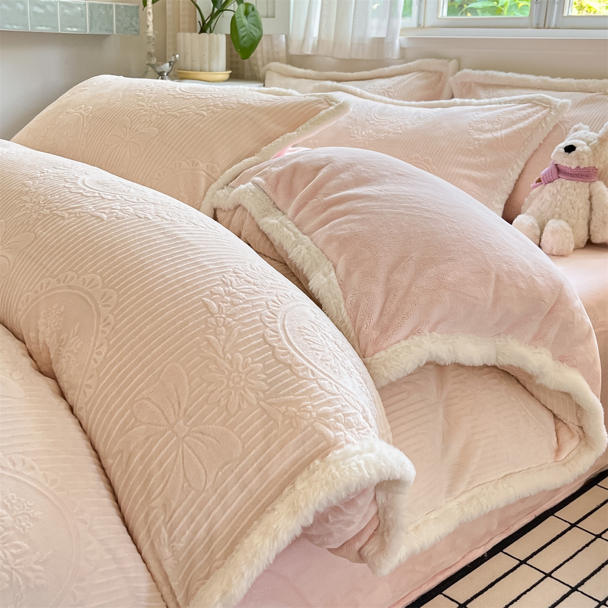 91家纺网 家纺一手货源 找家纺 （总）小久久（小九九） 2025新款A类高克重雕花牛奶绒四件套