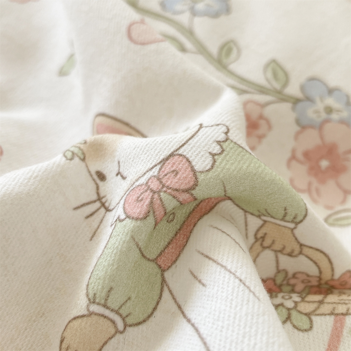 91家纺网 家纺一手货源 找家纺 本制 2025秋冬新款全棉混纺磨毛印花四件套 夏梦花园-杨妃粉