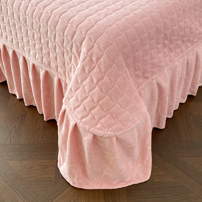 91家纺网 家纺一手货源 找家纺 美伦美焕 2025新款直播热款高克重兔毛绒床盖款四件套 花漾粉