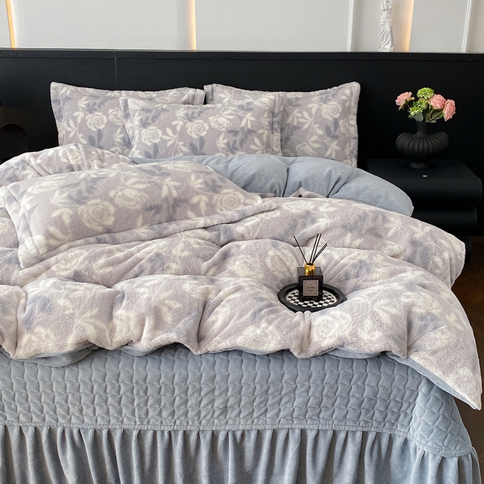 91家纺网 家纺一手货源 找家纺 美伦美焕 2025新款直播热款高克重兔毛绒床盖款四件套 花漾灰