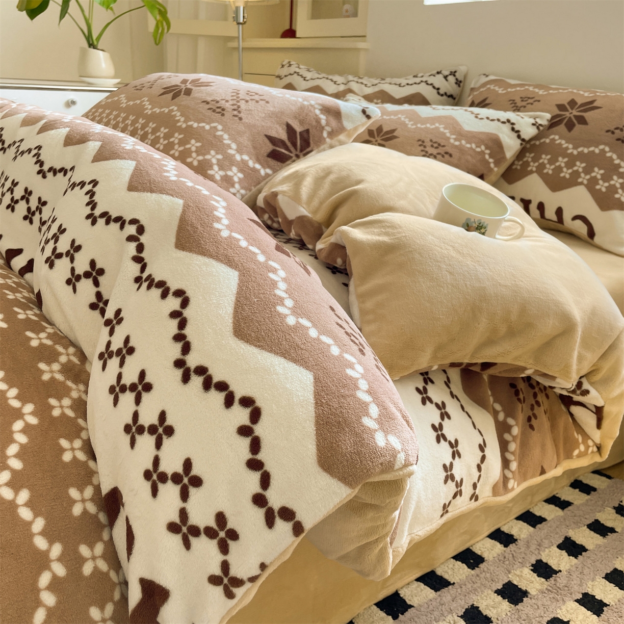 91家纺网 家纺一手货源 找家纺 （总）小久久（小九九） 2025新款A类牛奶绒印花四件套