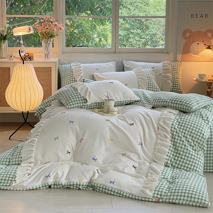 91家纺网 家纺一手货源 找家纺 炫拼家纺 2025新款亲肤舒适韩版高克重牛奶绒花边四件套-奶盐 奶盐-森漫