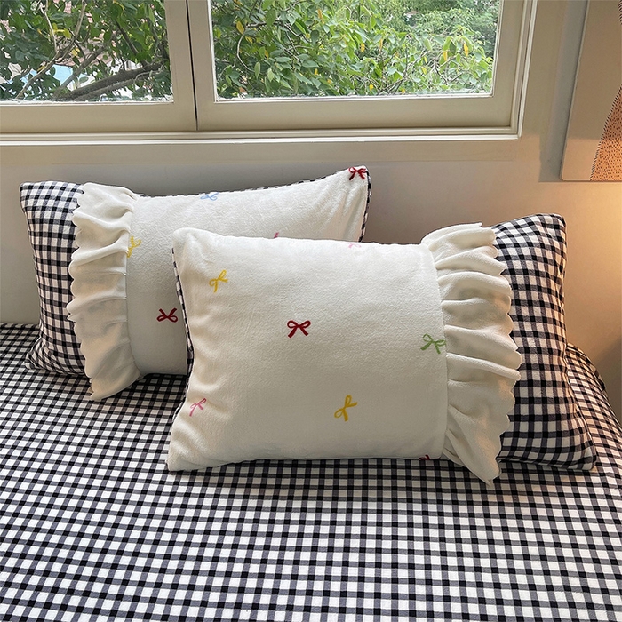 91家纺网 家纺一手货源 找家纺 炫拼家纺 2025新款亲肤舒适韩版高克重牛奶绒花边四件套-奶盐 奶盐一墨韵