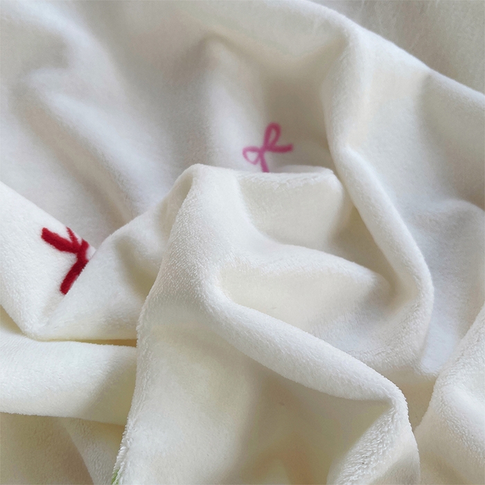 91家纺网 家纺一手货源 找家纺 炫拼家纺 2025新款亲肤舒适韩版高克重牛奶绒花边四件套-奶盐 奶盐-梦里生花