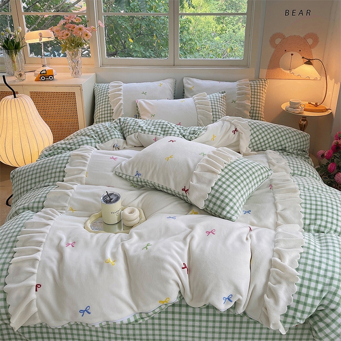 91家纺网 家纺一手货源 找家纺 炫拼家纺 2025新款亲肤舒适韩版高克重牛奶绒花边四件套-奶盐 奶盐-森漫