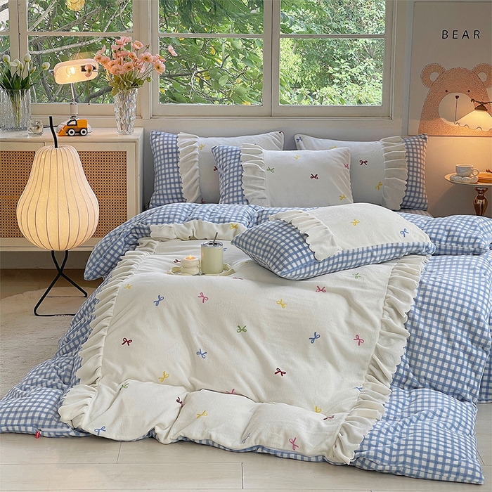 91家纺网 家纺一手货源 找家纺 炫拼家纺 2025新款亲肤舒适韩版高克重牛奶绒花边四件套-奶盐 奶盐-海的心跳