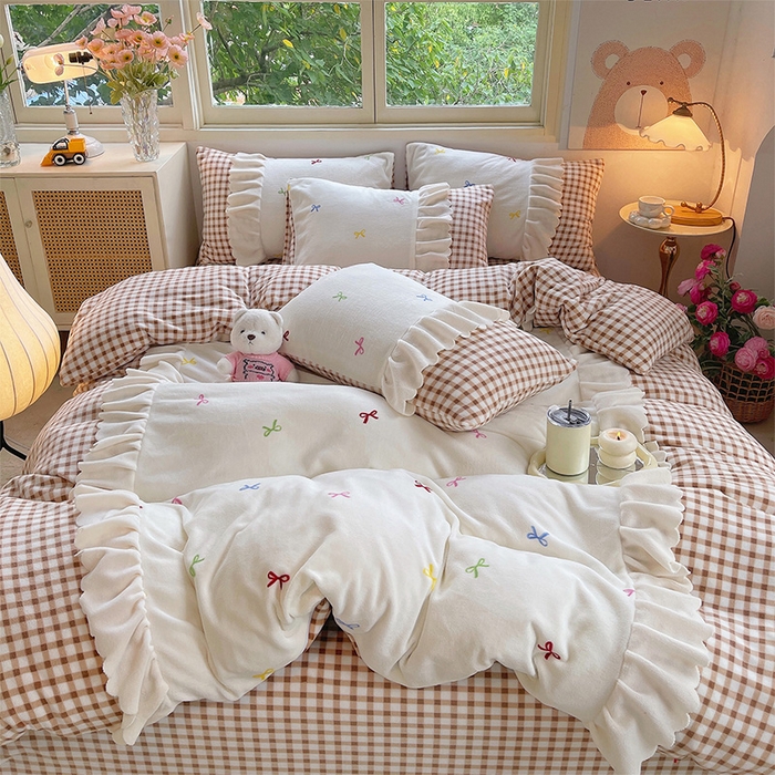 91家纺网 家纺一手货源 找家纺 炫拼家纺 2025新款亲肤舒适韩版高克重牛奶绒花边四件套-奶盐 奶盐-柚见