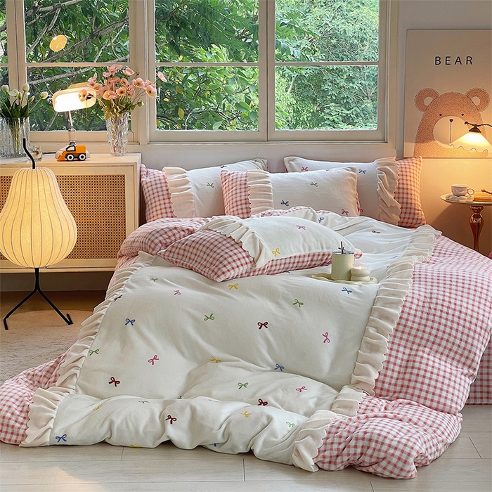 91家纺网 家纺一手货源 找家纺 炫拼家纺 2025新款亲肤舒适韩版高克重牛奶绒花边四件套-奶盐 奶盐-梦里生花