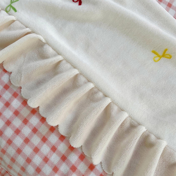 91家纺网 家纺一手货源 找家纺 炫拼家纺 2025新款亲肤舒适韩版高克重牛奶绒花边四件套-奶盐 奶盐-梦里生花