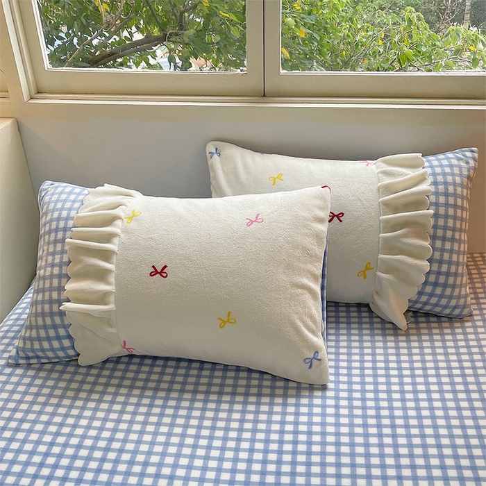 91家纺网 家纺一手货源 找家纺 炫拼家纺 2025新款亲肤舒适韩版高克重牛奶绒花边四件套-奶盐 奶盐-海的心跳