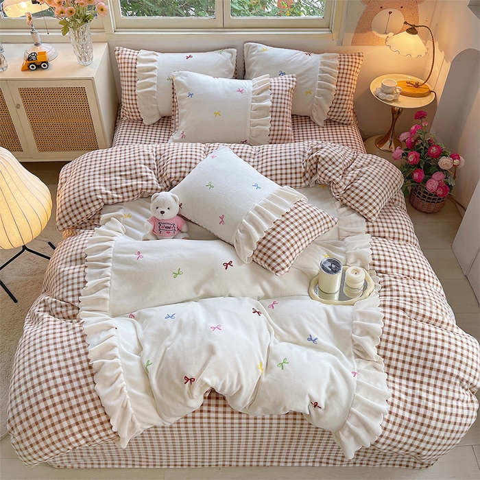 91家纺网 家纺一手货源 找家纺 炫拼家纺 2025新款亲肤舒适韩版高克重牛奶绒花边四件套-奶盐 奶盐-柚见