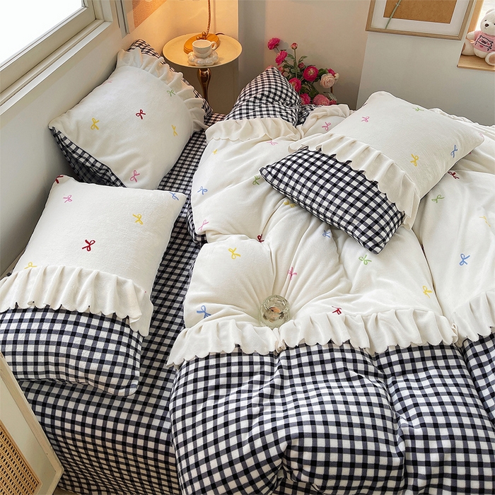 91家纺网 家纺一手货源 找家纺 炫拼家纺 2025新款亲肤舒适韩版高克重牛奶绒花边四件套-奶盐 奶盐一墨韵