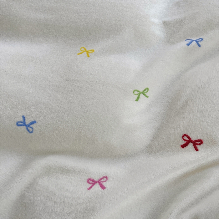 91家纺网 家纺一手货源 找家纺 炫拼家纺 2025新款亲肤舒适韩版高克重牛奶绒花边四件套-奶盐 奶盐-梦里生花