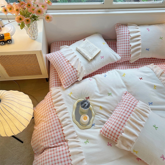 91家纺网 家纺一手货源 找家纺 炫拼家纺 2025新款亲肤舒适韩版高克重牛奶绒花边四件套-奶盐 奶盐-梦里生花