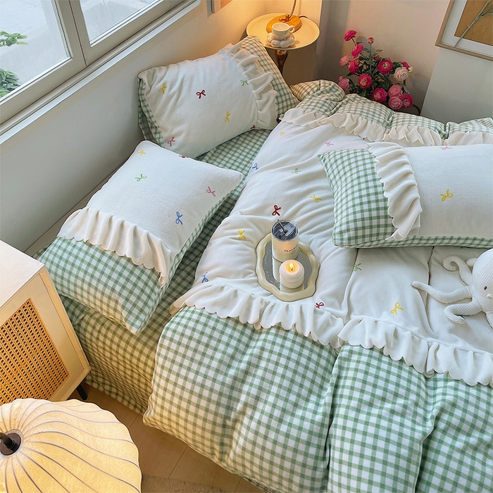 91家纺网 家纺一手货源 找家纺 炫拼家纺 2025新款亲肤舒适韩版高克重牛奶绒花边四件套-奶盐 奶盐-森漫